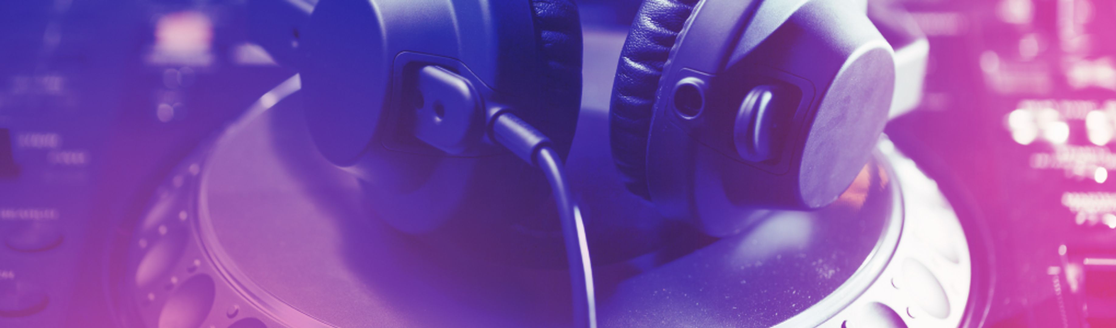 MacBook vs Windows for DJing: Which Laptop Should DJs Choose?